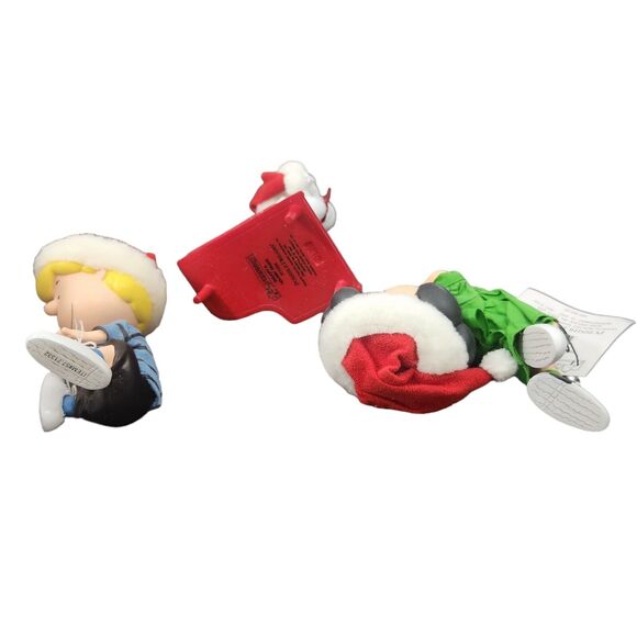 STUDIO 56 SNOOPY'S HOLIDAY DANCE CLOTHTIQUE POSSIBLE DREAMS PEANUTS CHRISTMAS - Picture 5 of 11